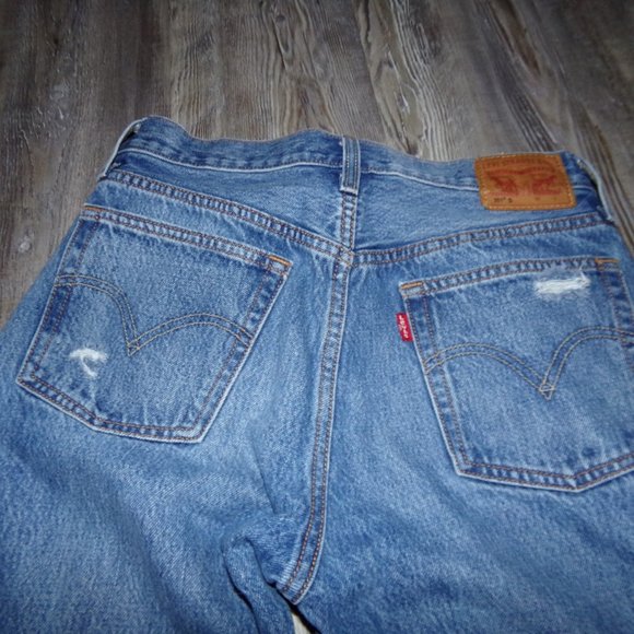Women's Levi Jeans - Picture 2 of 7